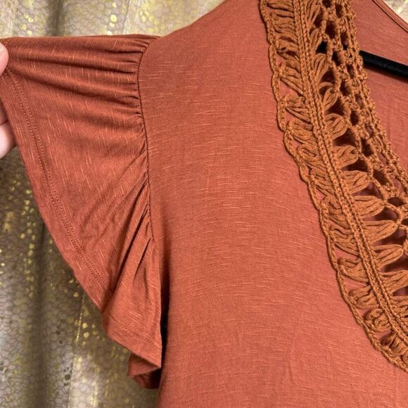 BKE Daytrip Sequoia Brown Crochet Flutter Sleeve Top Large - Picture 3 of 9